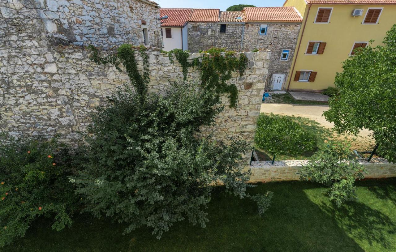 The Village Novigrad  Luaran gambar